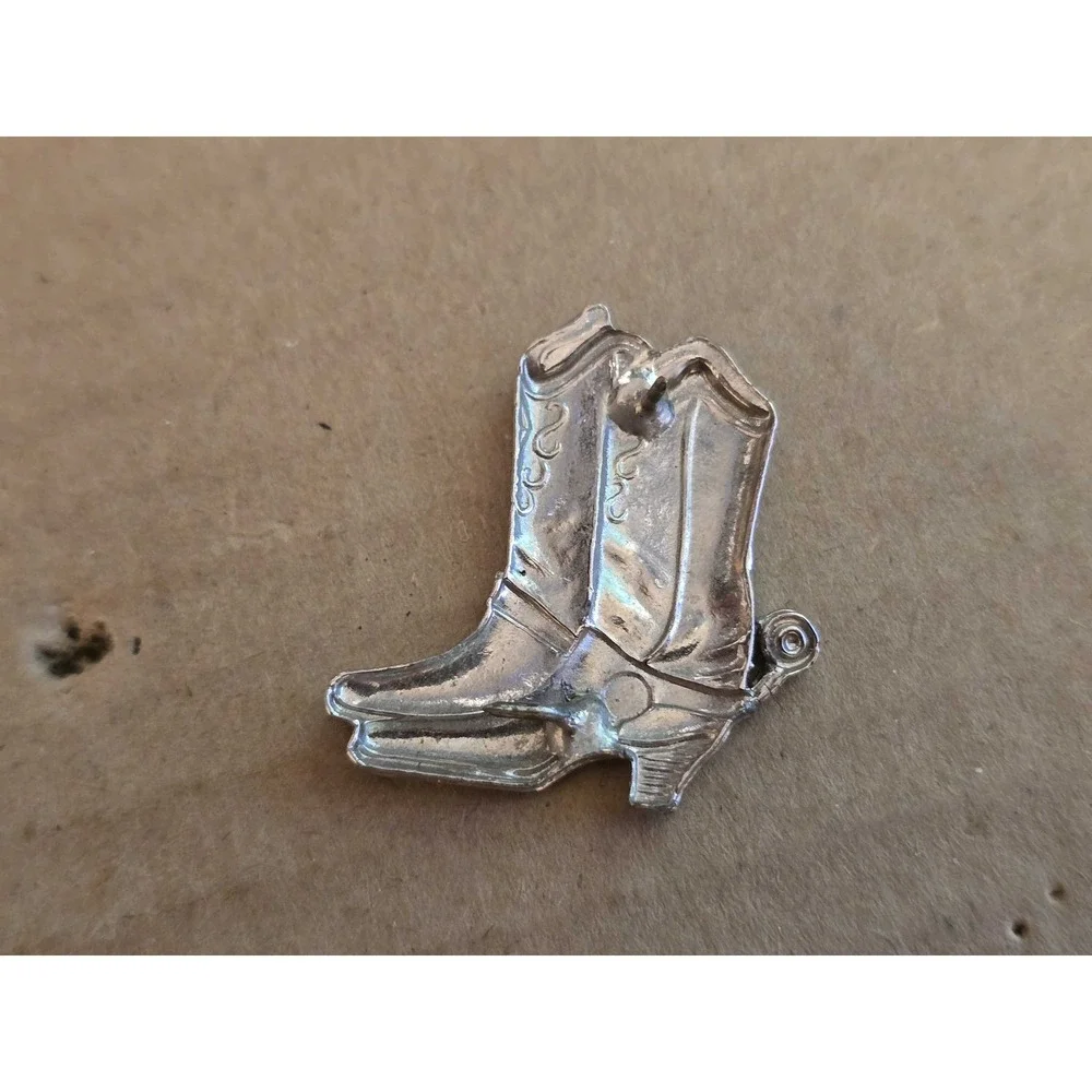 Silver Tone Western Cowboy Boots with Spurs Lapel Vest Hat Pin E24